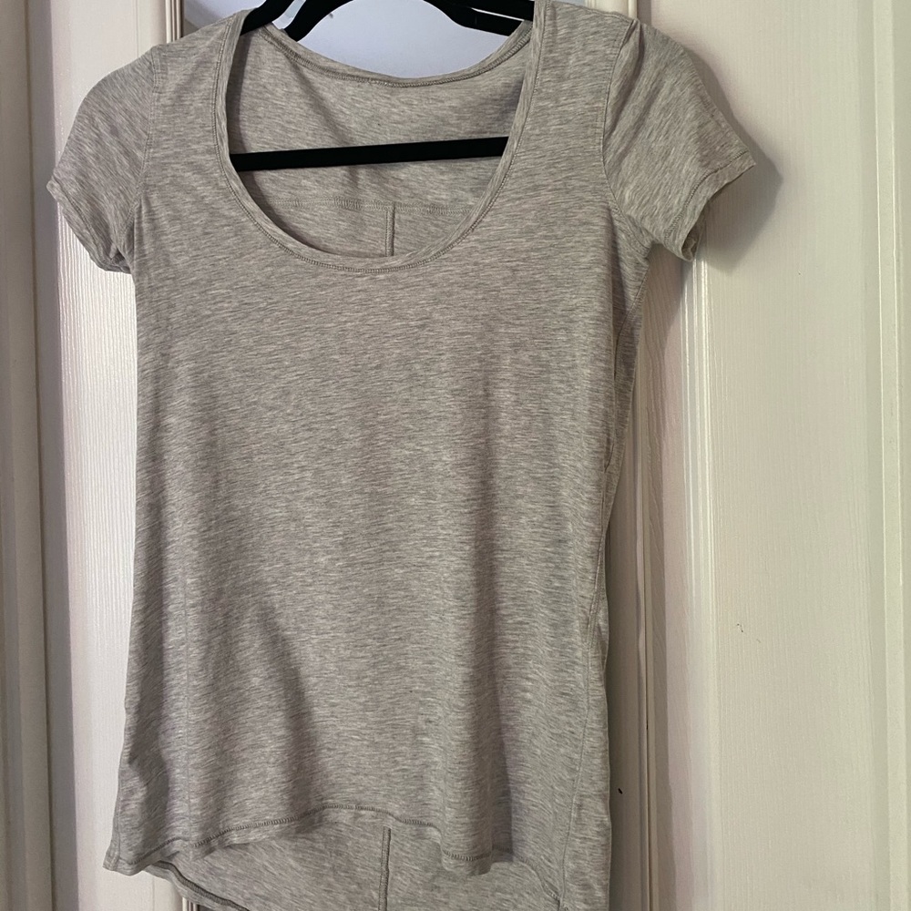 Lululemon tee